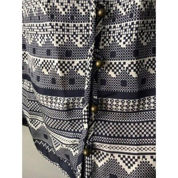 Veronica Beard Bahia Blouse 100% Silk Buttoned Cuffs Geometric Print Size 6 - Picture 5 of 9